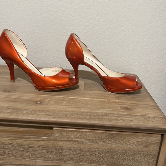 VA SPIGA pumps, gently used, 2 in hills, orange patent leather, design in Italy - Picture 6 of 8